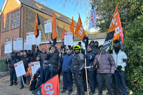 Bromley Parking Wardens to stage march and strike demo