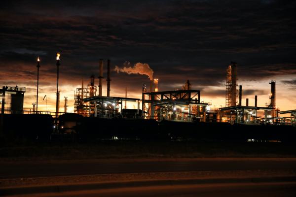 Oil refinery workers poised to take strike action